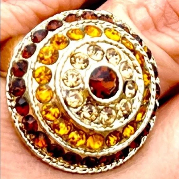 PAGODA COCKTAIL RING - Picture 5 of 5